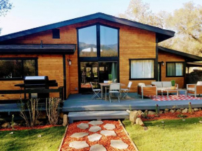 Contemporary River House close to SNP gate -7acres